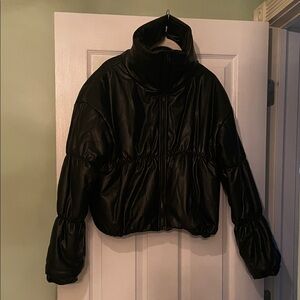 🖤New w/o tags Black Women's Puffer Jacket 🖤